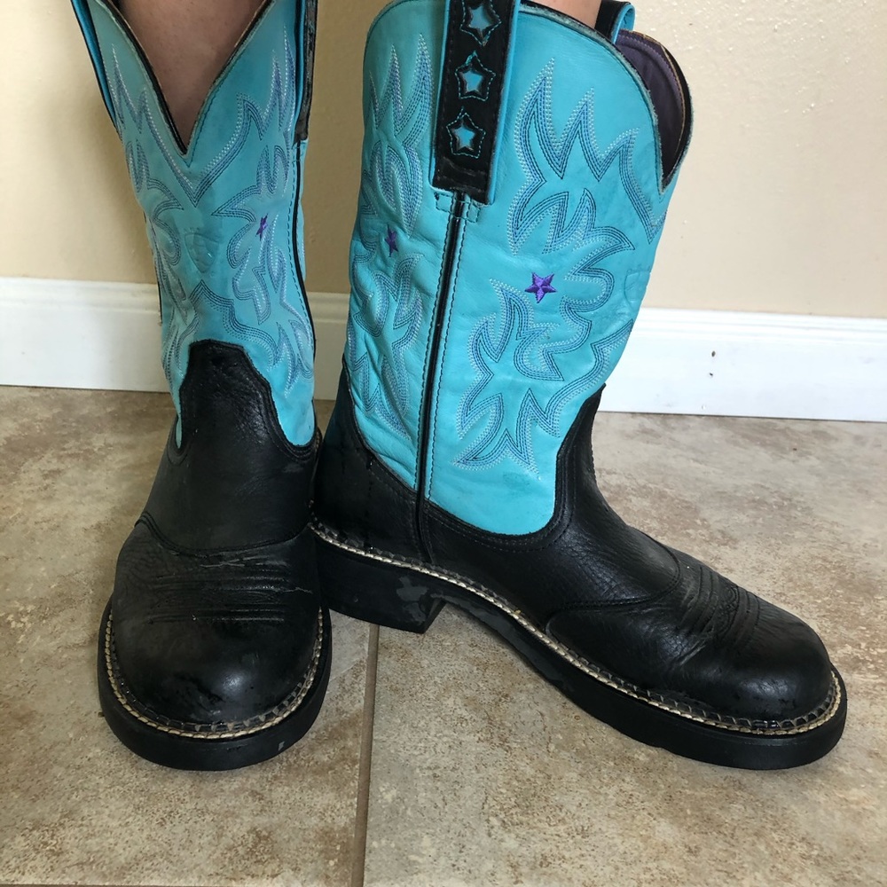 Ariat cowgirl boots